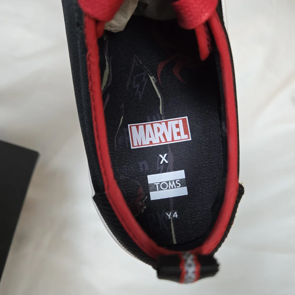Marvel x TOMS Carlito Miles Morales Black Red Spiderman Nylon Sneakers NIB 4Y‎